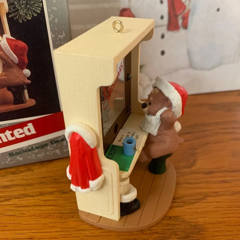 🎄2/20🎄Hallmark Magic Ornament